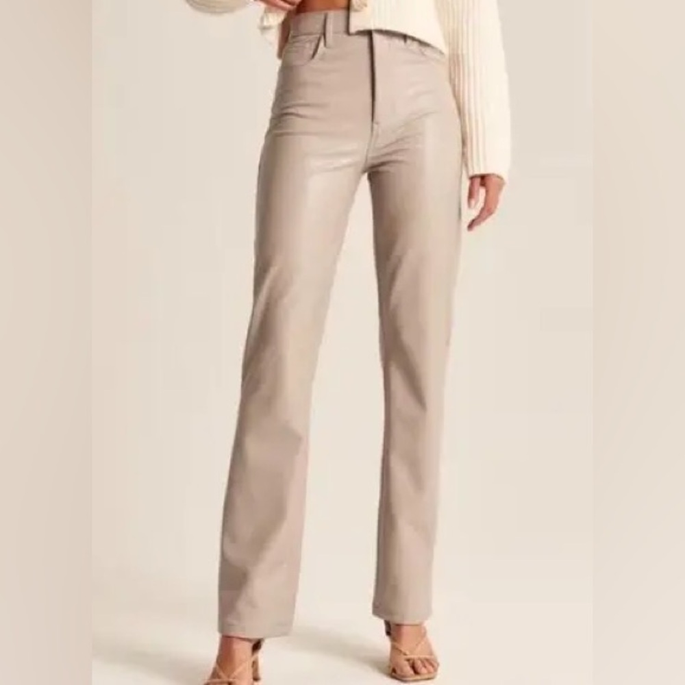 31 12L Abercrombie & Fitch 90s Straight Ultra High Rise Leather Pants Cream Tan